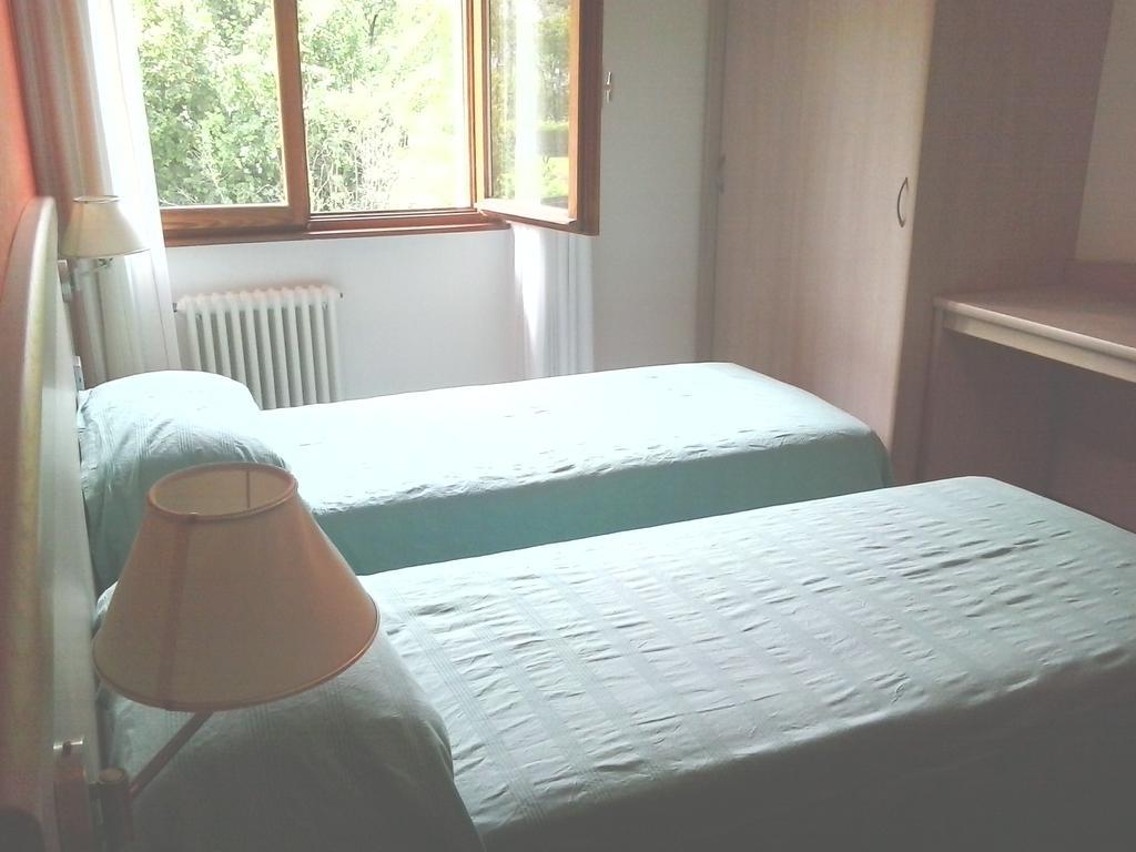 Hotel Pizzeria Mezzolago Pergine Valsugana Zimmer foto
