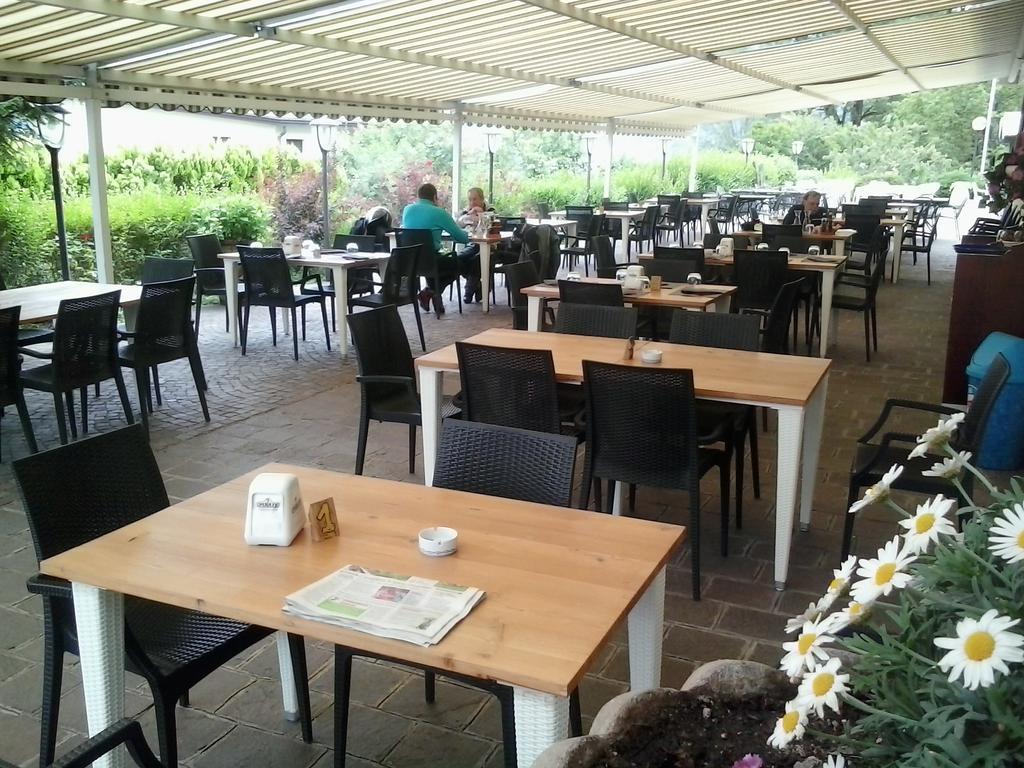 Hotel Pizzeria Mezzolago Pergine Valsugana Exterior foto